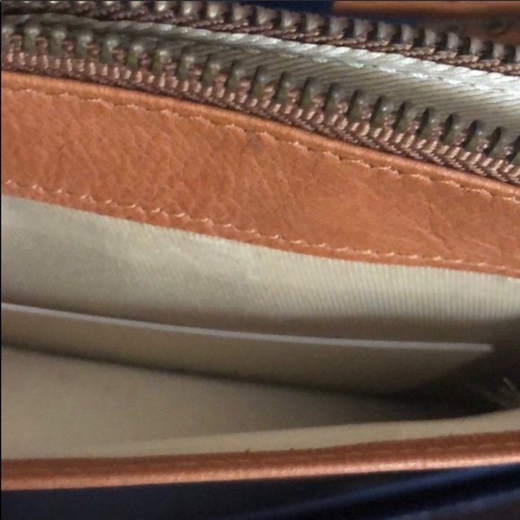 LUCKY BRAND Wristlet Clutch - Picture 4 of 6